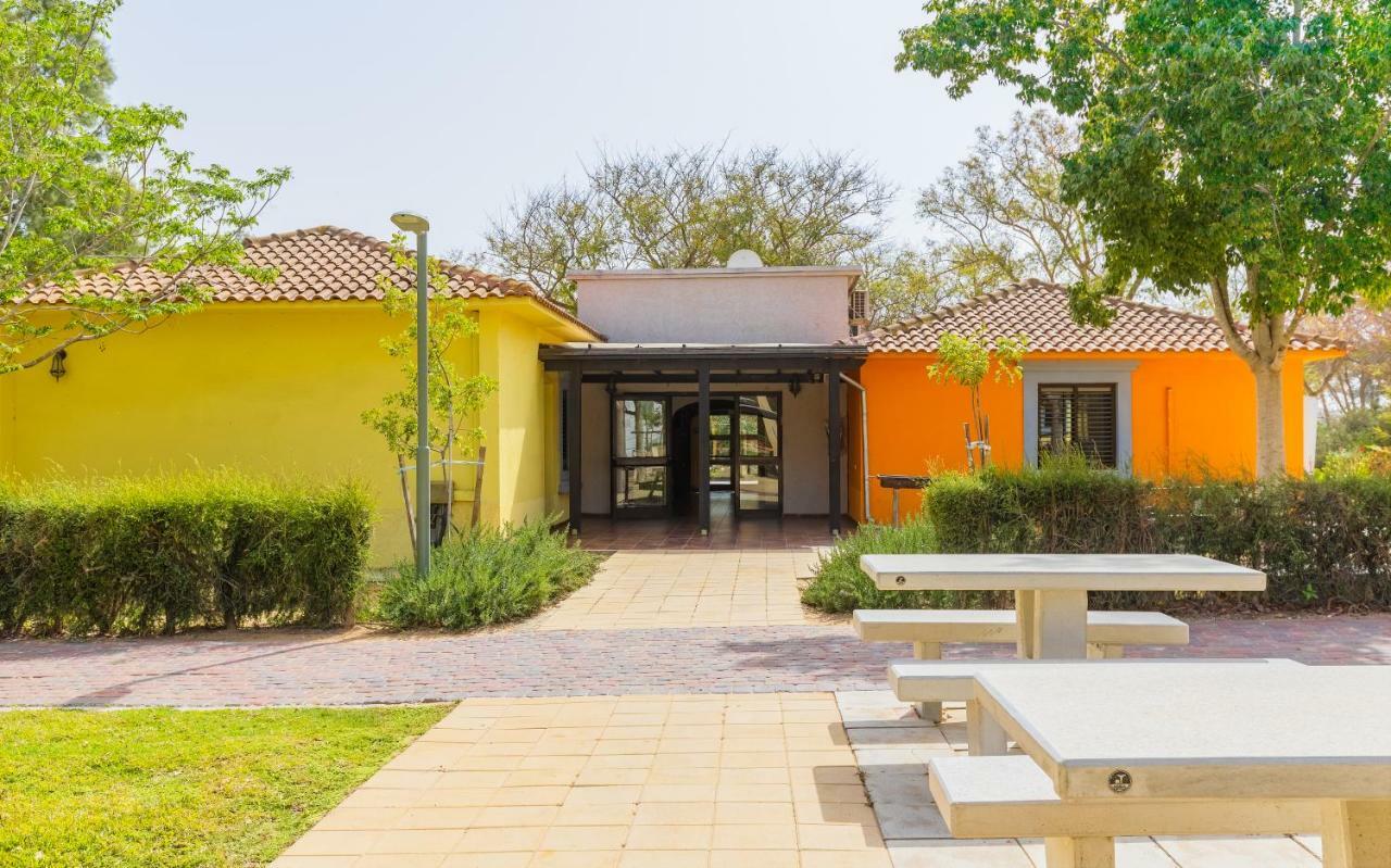 Villa Gvulot - Kibbutz Experience Gevulot Exterior foto